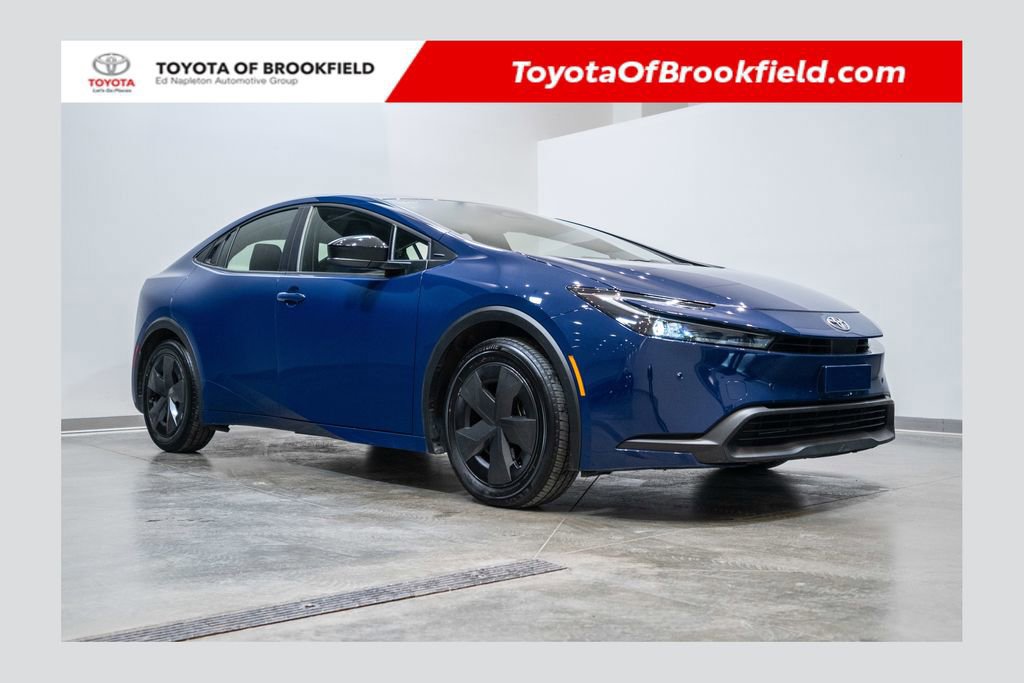 Used 2025 Toyota Prius LE video 1