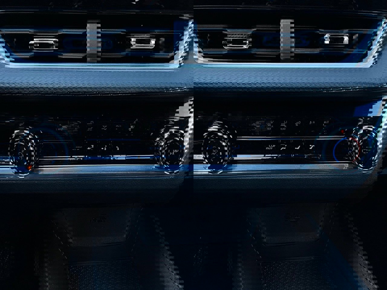 Used 2025 Chevrolet Equinox LT image 24