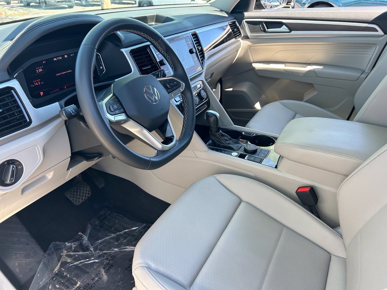 Used 2023 Volkswagen Atlas SE w/ Black Wheel Package AWD/4WD image 25
