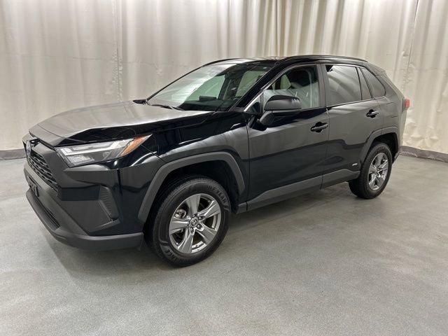 Used 2024 Toyota RAV4 LE AWD/4WD image 2