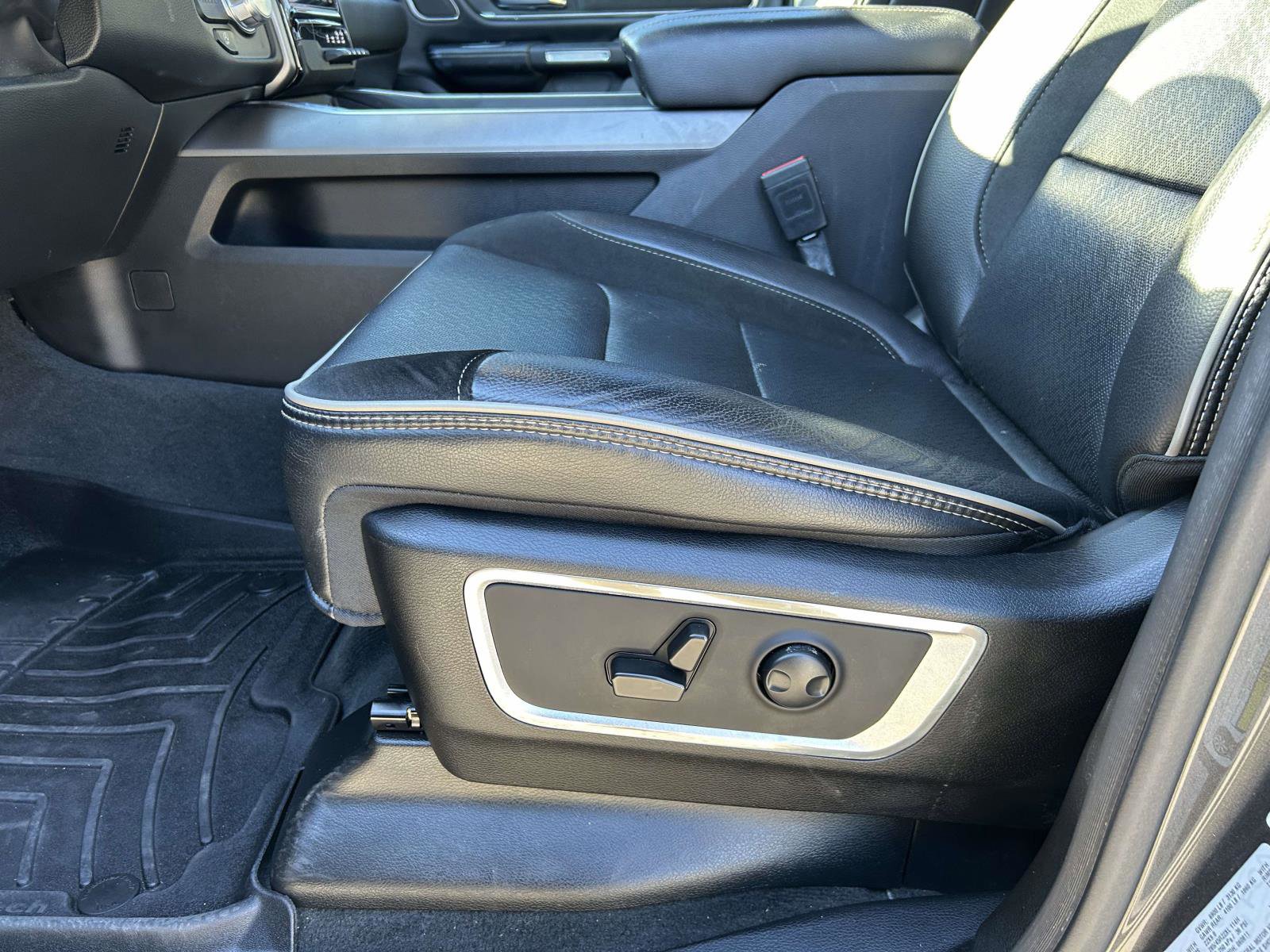 Used 2022 RAM 1500 Laramie image 17