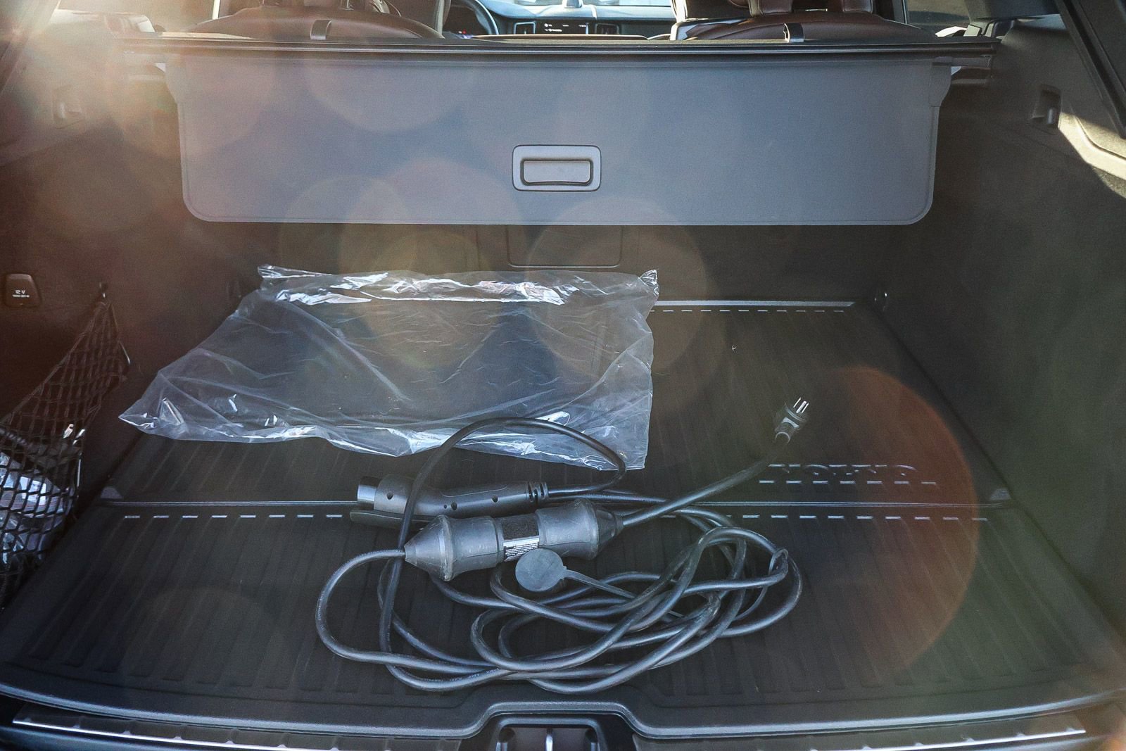 Used 2023 Volvo XC60 T8 Ultimate w/ Climate Package image 27