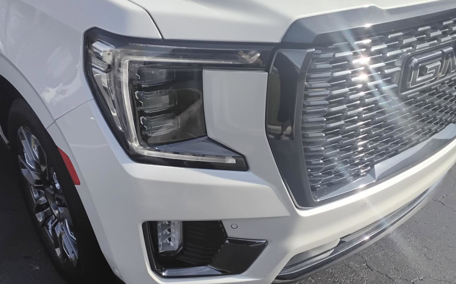 Used 2024 GMC Yukon Denali Ultimate image 8