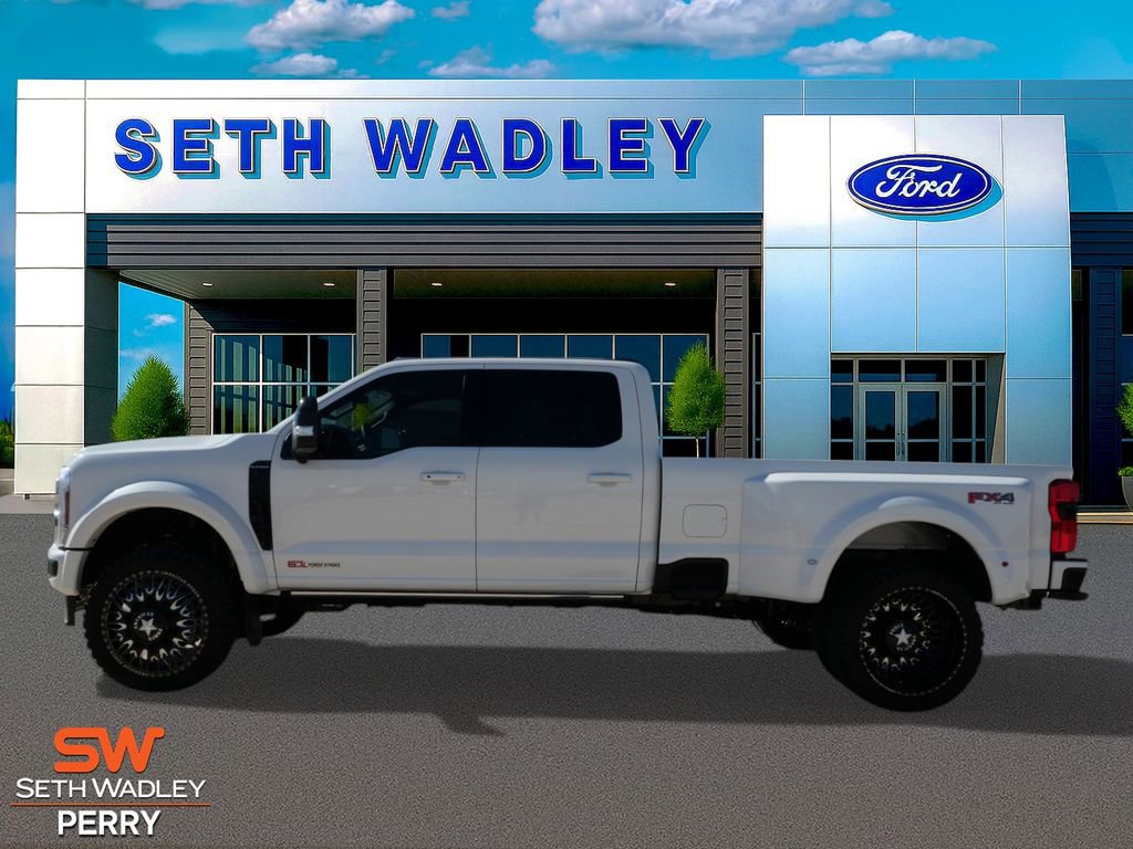 Used 2026 Ford F450 Platinum w/ FX4 Off-Road Package image 3