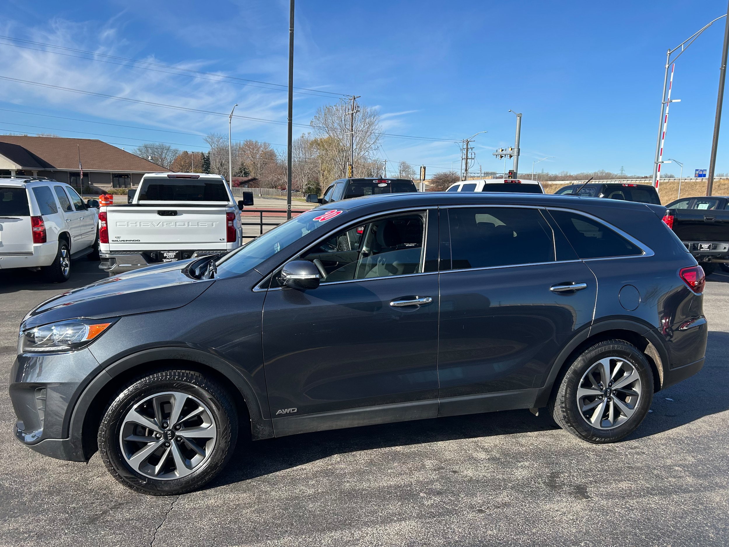 Used 2020 Kia Sorento AWD V6 image 3
