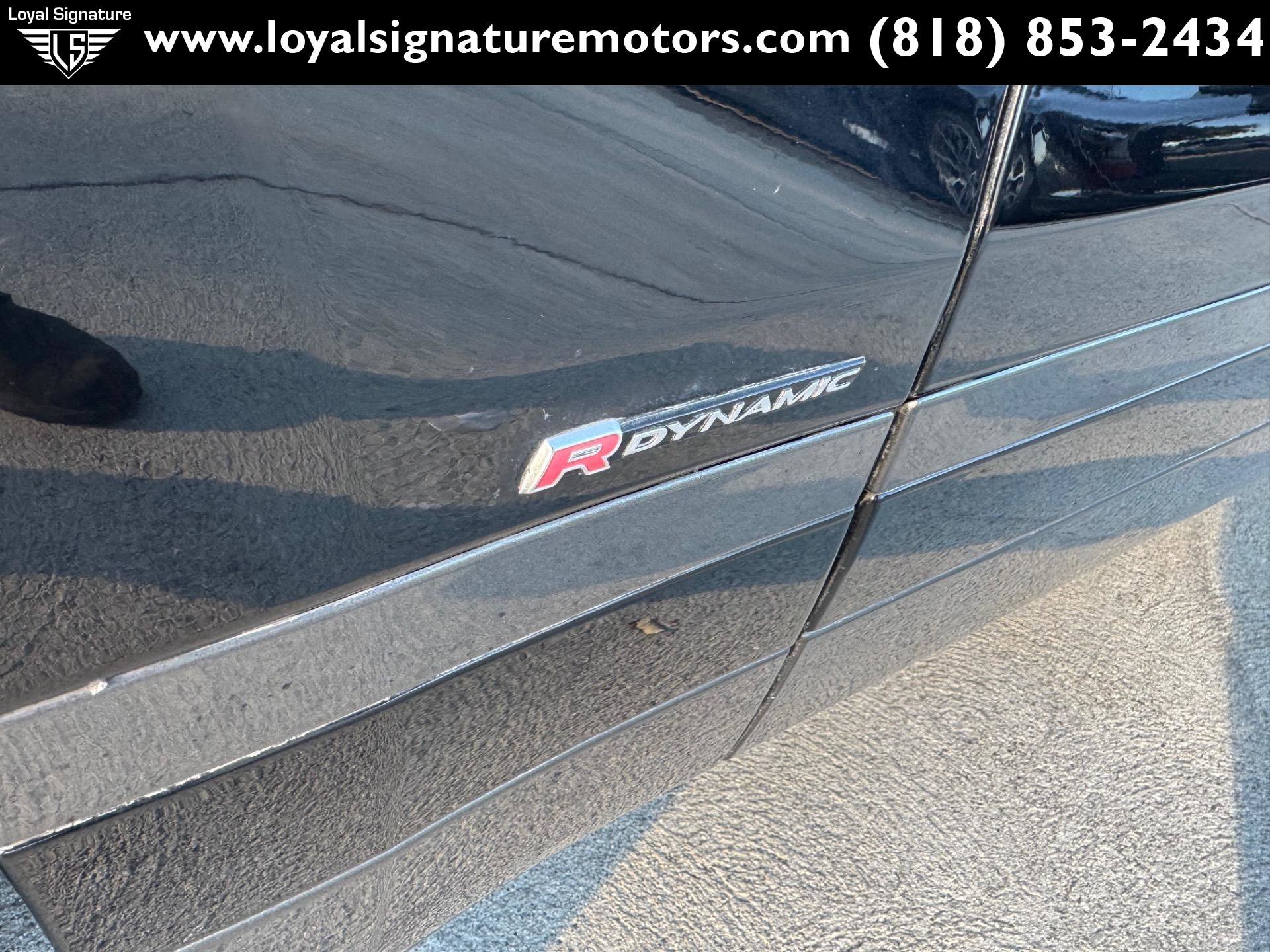 Used 2018 Land Rover Range Rover Velar R-Dynamic SE image 40