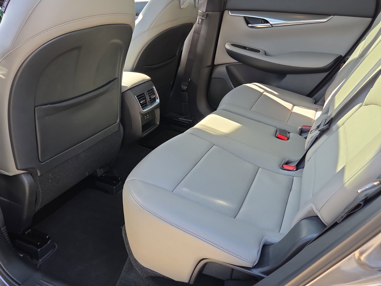 Certified 2023 INFINITI QX50 Luxe image 10