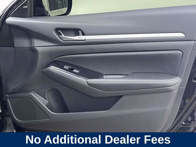 Used 2025 Nissan Altima 2.5 SL FWD image 28