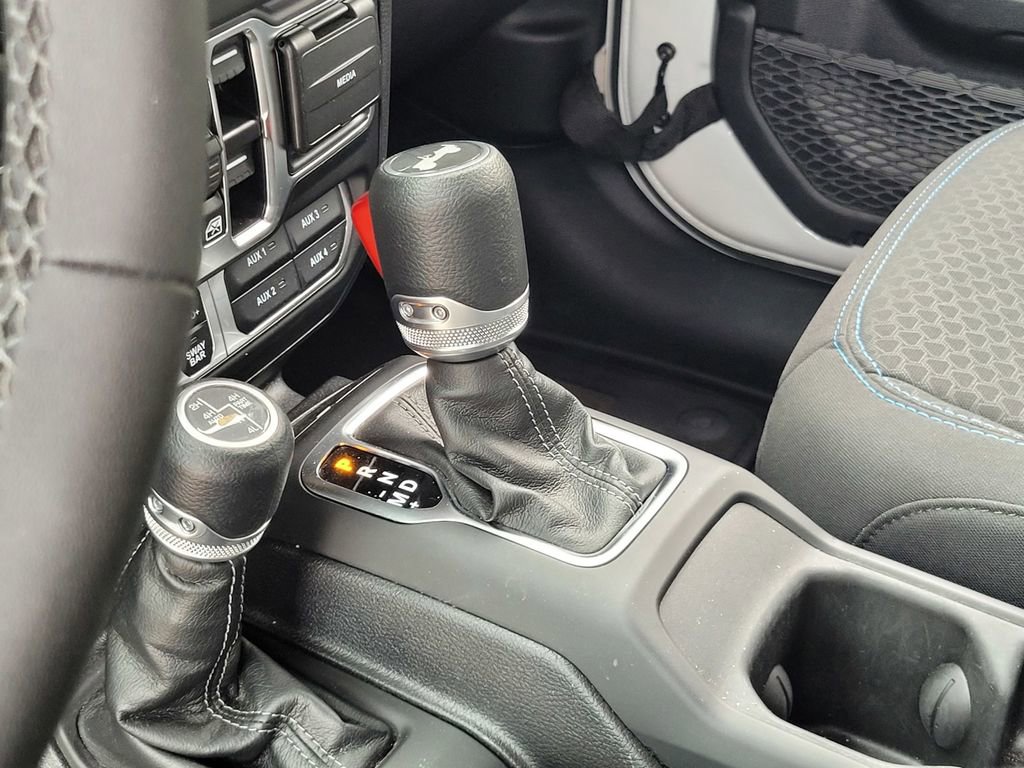 Used 2025 Jeep Wrangler Unlimited Rubicon 4xe w/ Safety Group AWD/4WD image 19