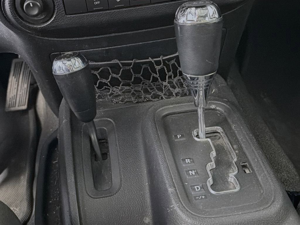 Used 2015 Jeep Wrangler Sahara w/ Connectivity Group image 17