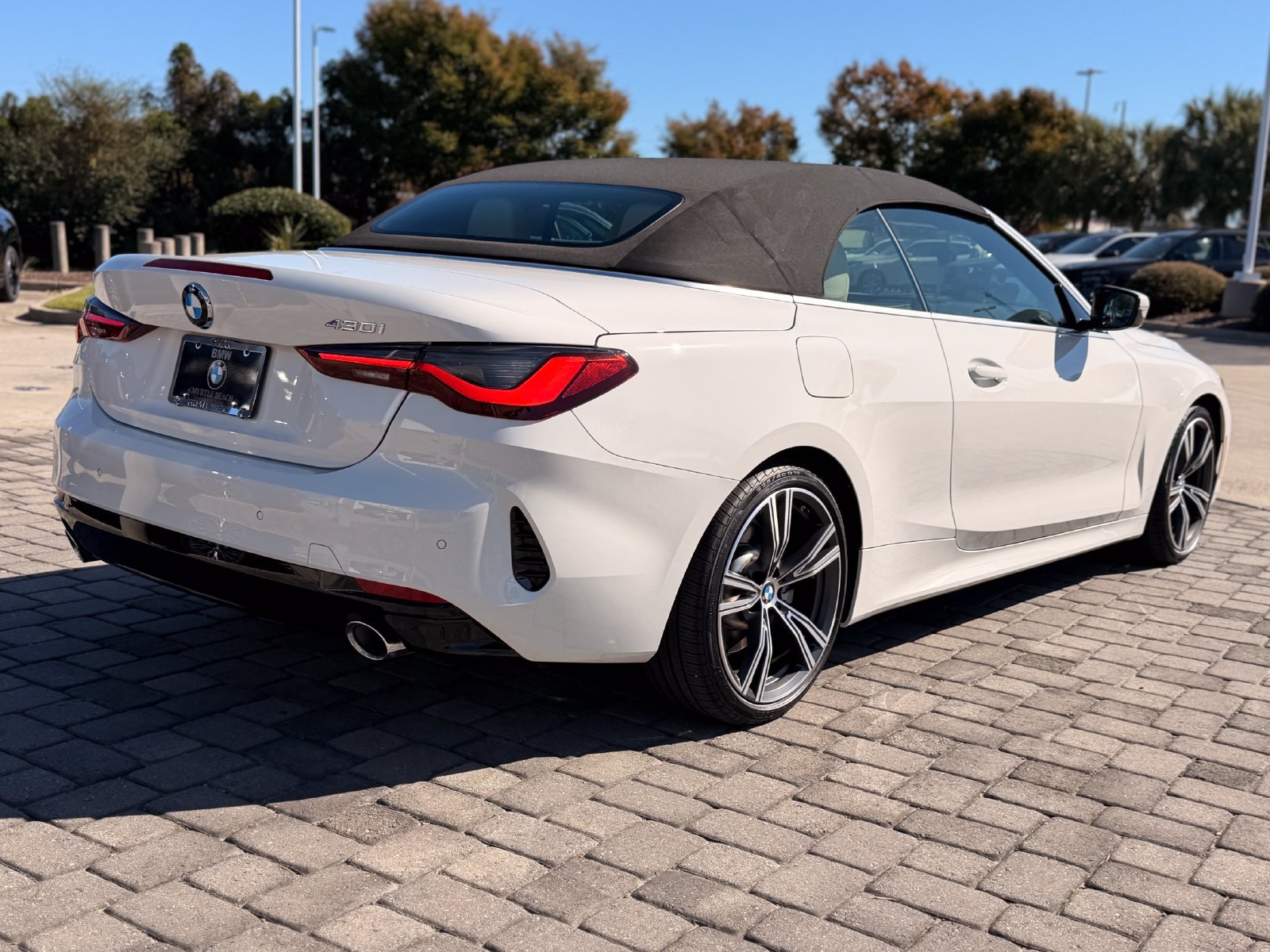 Used 2024 BMW 430i Convertible w/ Convenience Package RWD image 7