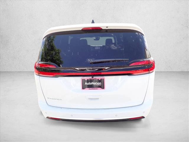 New 2027 Chrysler Pacifica Select FWD video 3