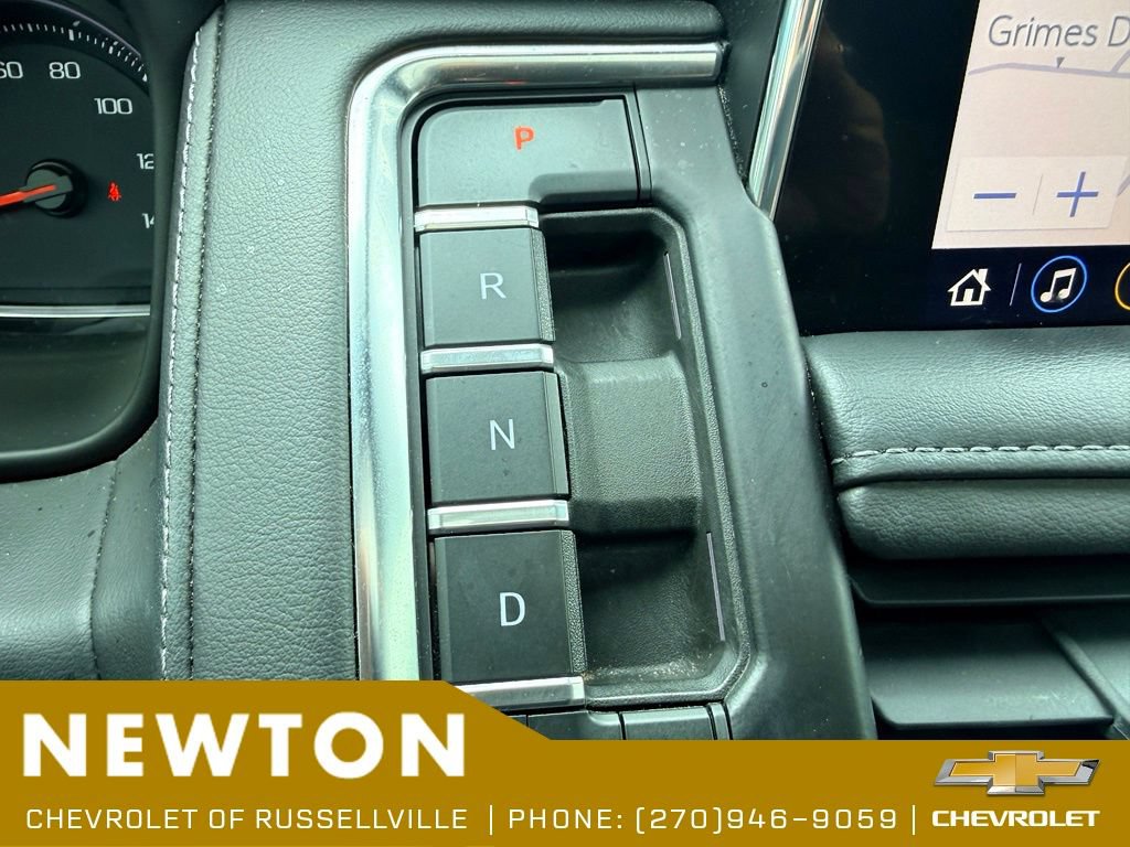 Used 2021 Chevrolet Tahoe Z71 w/ Luxury Package AWD/4WD image 16