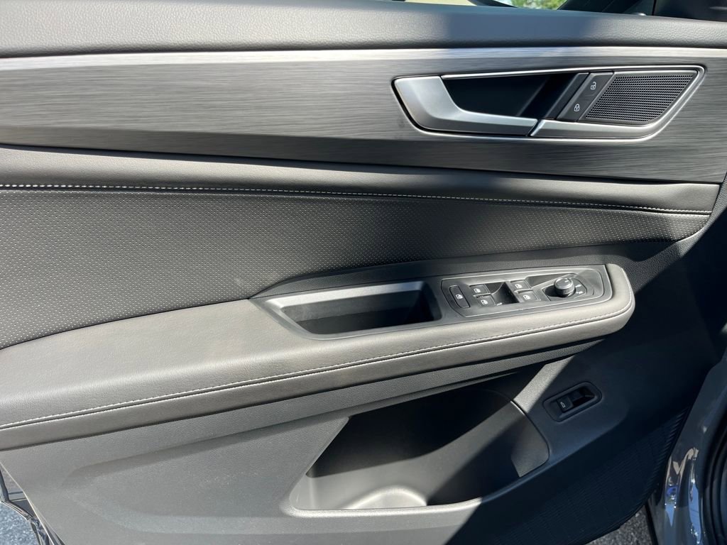 New 2026 Volkswagen Atlas Cross Sport SE image 8