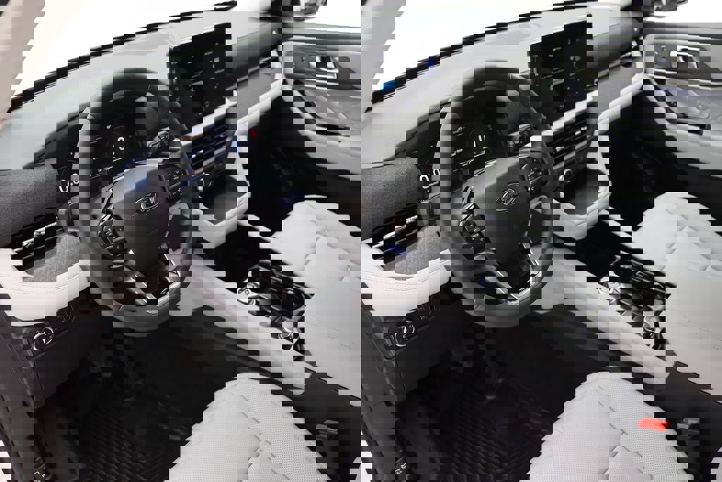 Used 2026 Ford Explorer Platinum w/ LUX Leather Package image 15