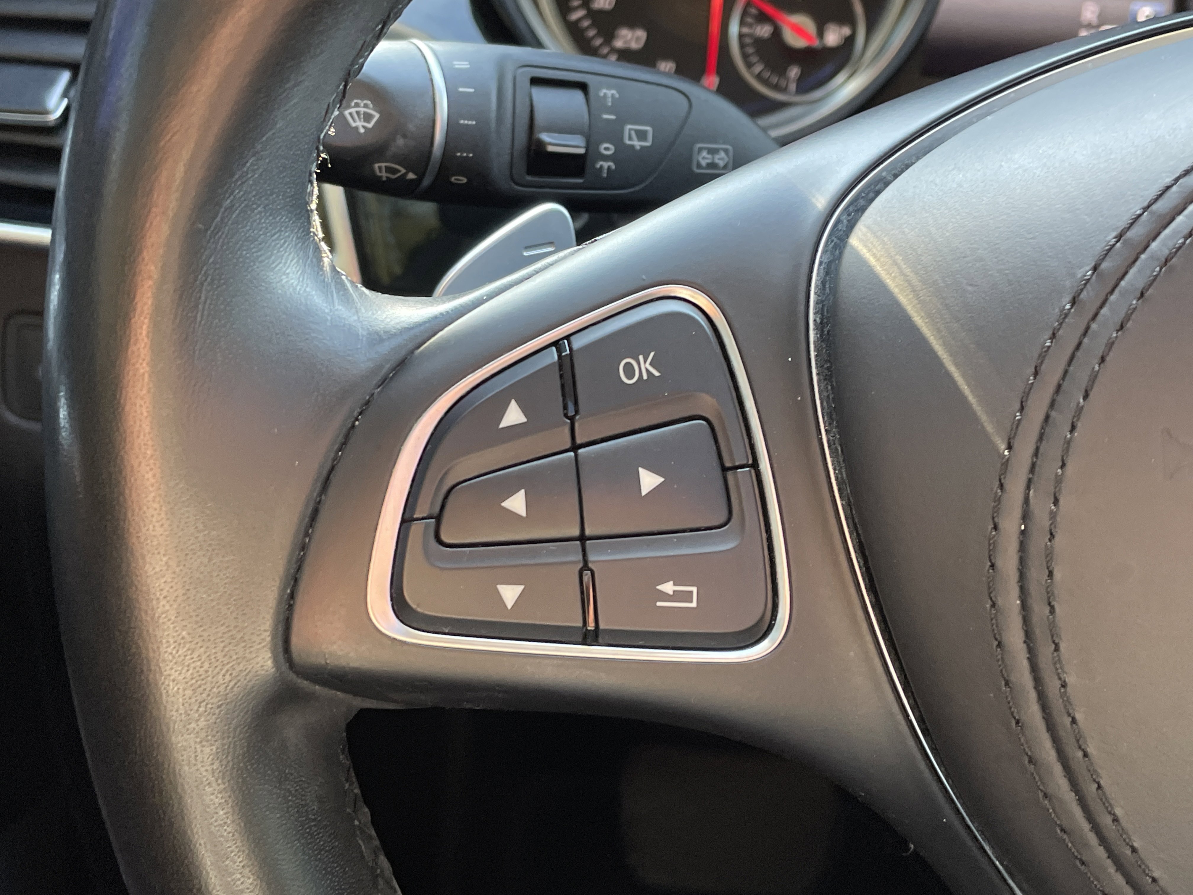 Used 2018 Mercedes-Benz GLS 550 4MATIC image 28