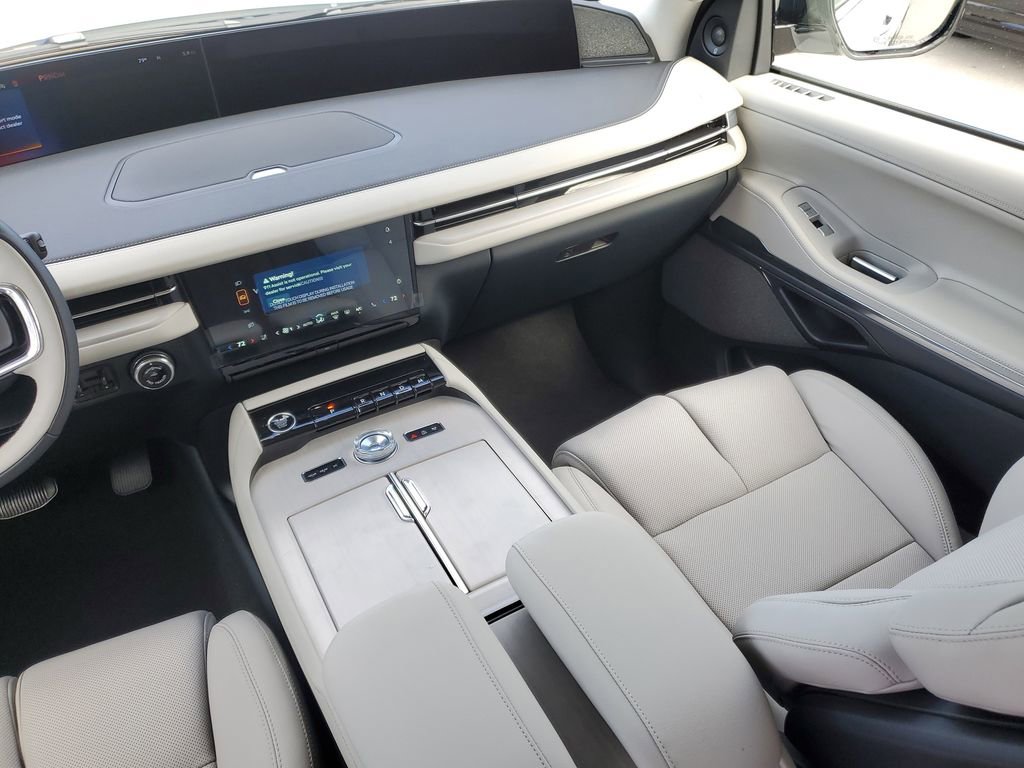 New 2025 Lincoln Navigator L Reserve image 18