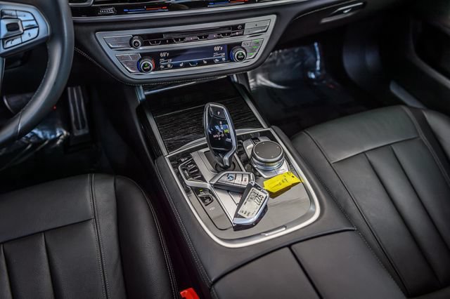 Used 2019 BMW 740i w/ M Sport Package RWD image 33