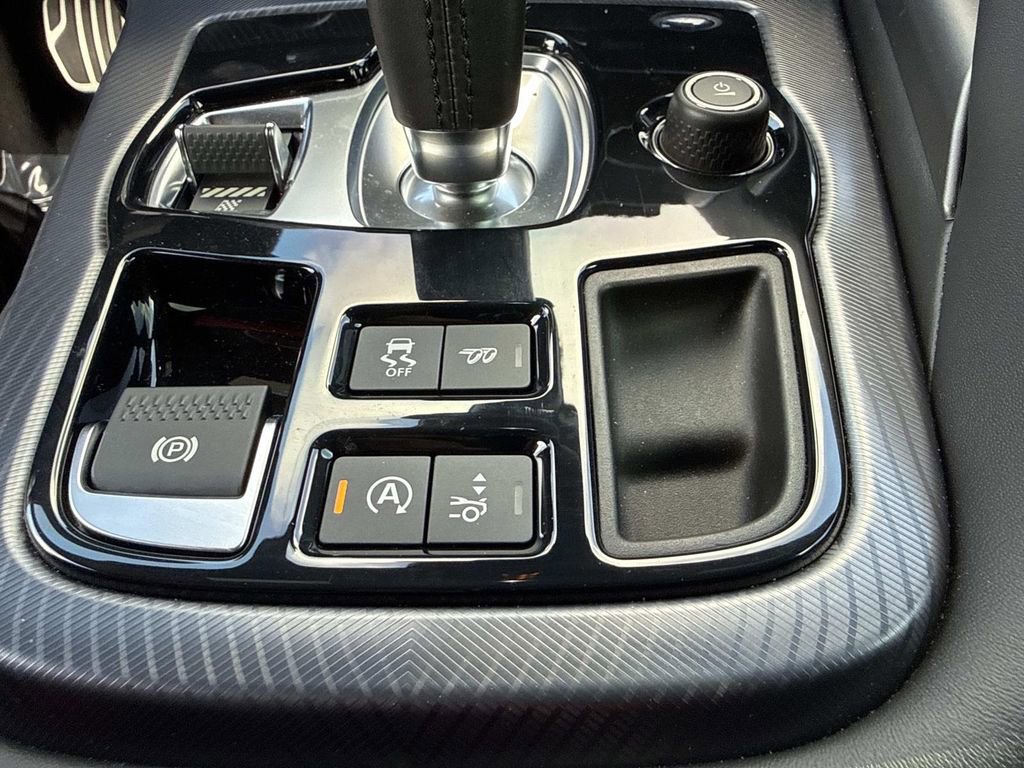Used 2021 Jaguar F-TYPE R-Dynamic image 30