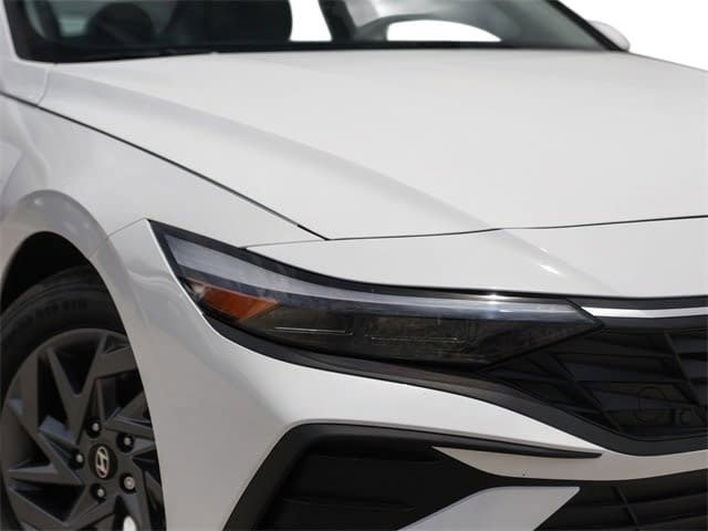 Certified 2025 Hyundai Elantra Blue image 7