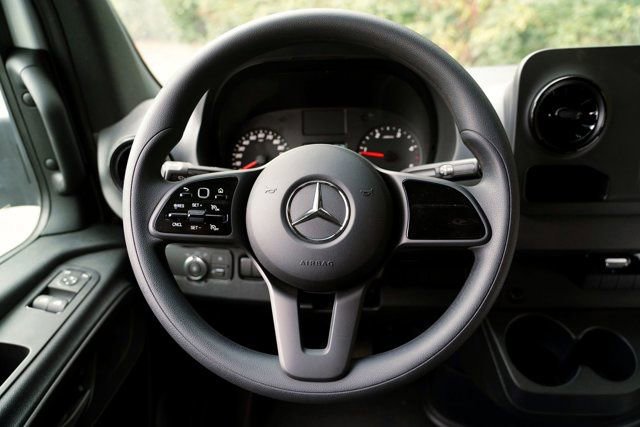 Used 2023 Mercedes-Benz Sprinter 3500 image 29