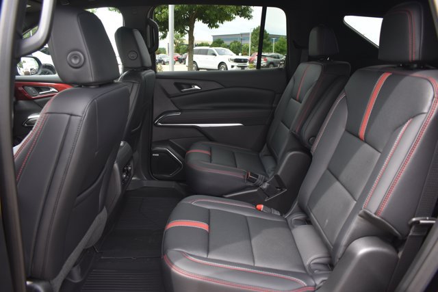 New 2026 Chevrolet Traverse RS w/ LPO, Floor Liner Package FWD image 16