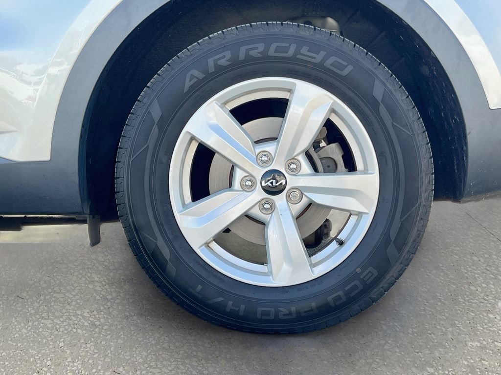 Used 2022 Kia Sorento LX FWD image 28