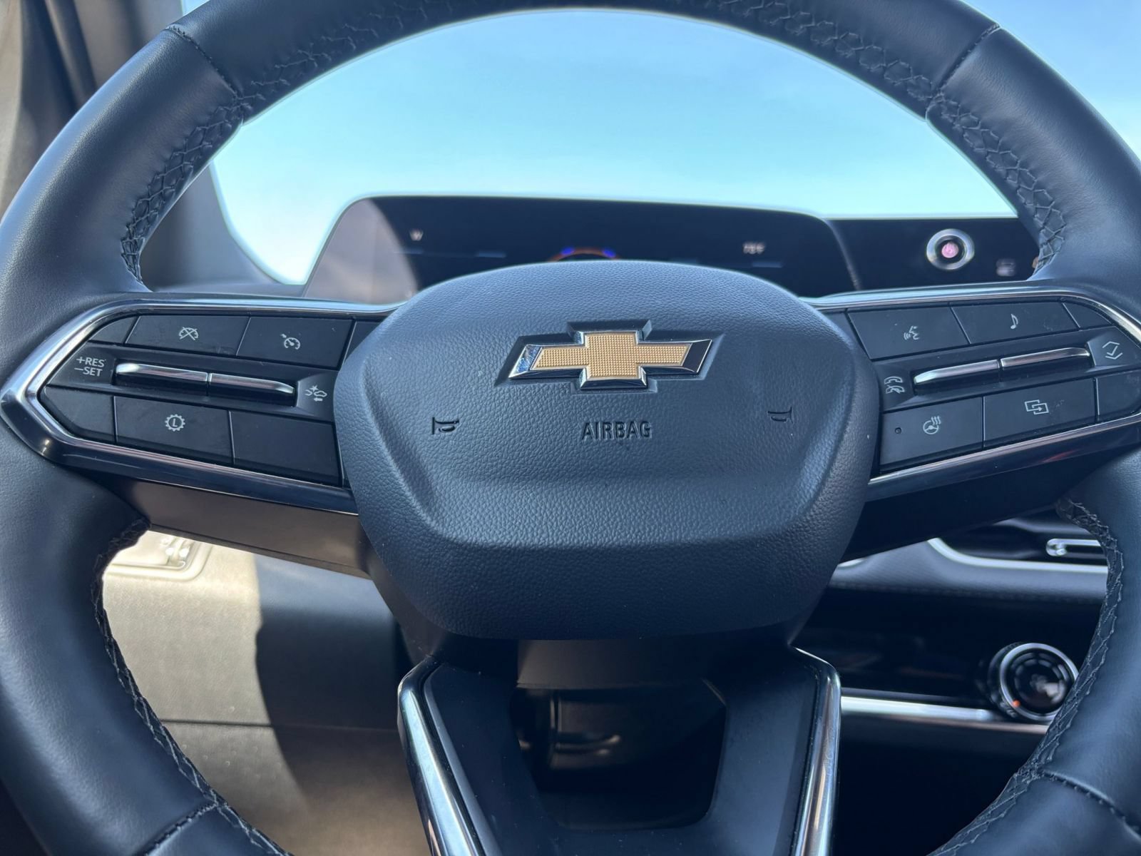 Used 2025 Chevrolet Equinox LT FWD image 28