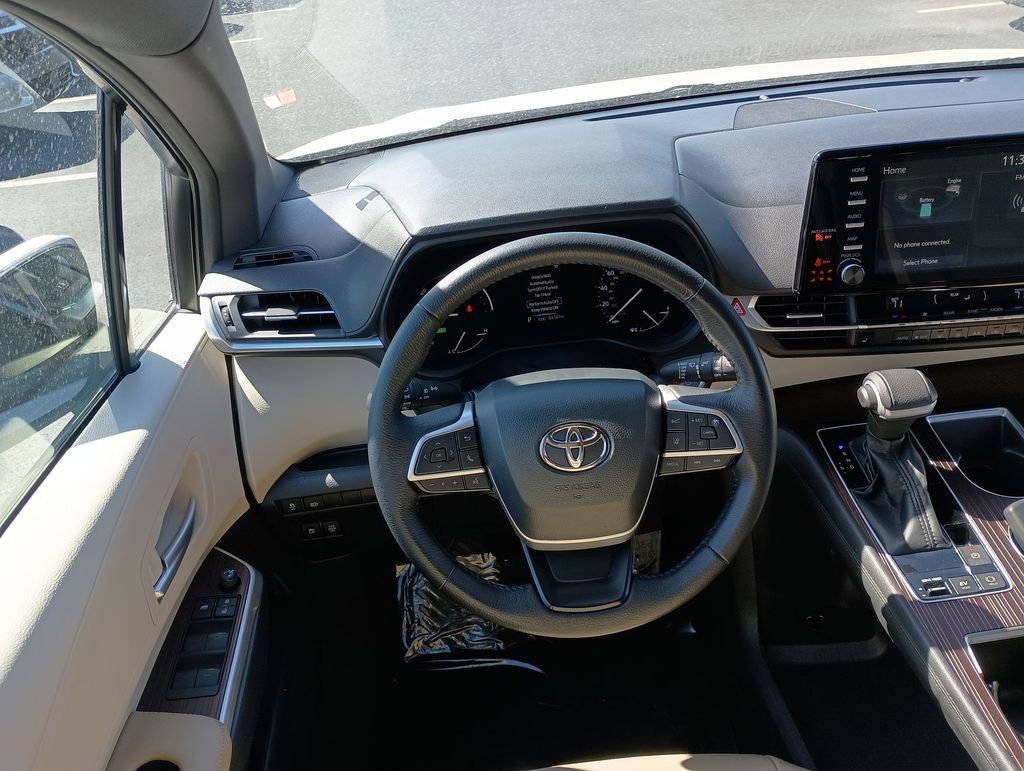 Used 2021 Toyota Sienna XLE image 20