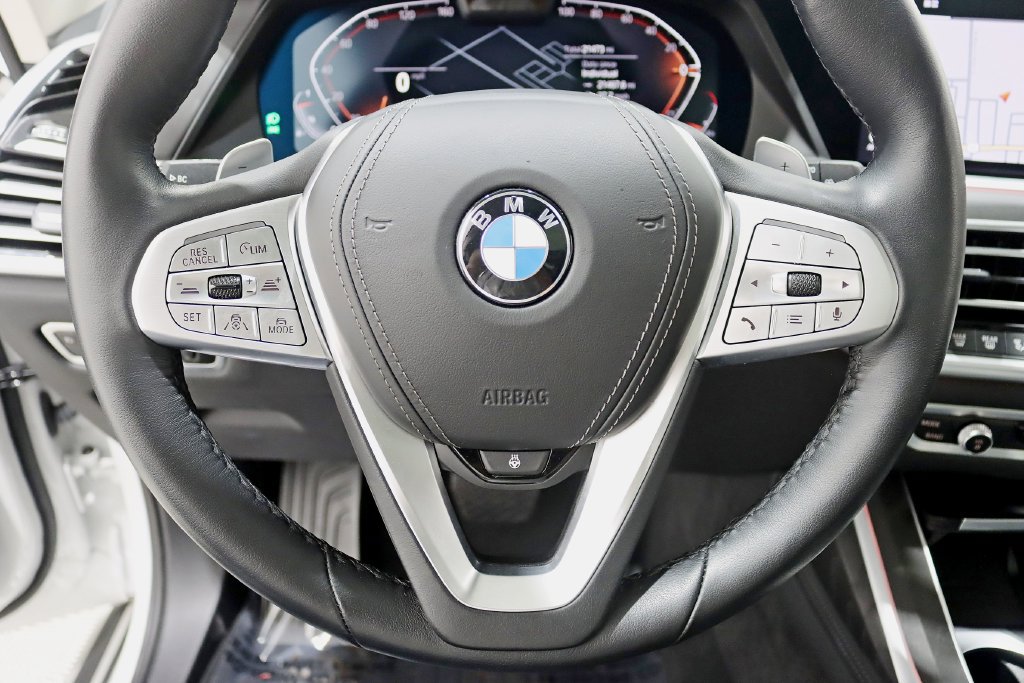 Used 2022 BMW X7 xDrive40i w/ Premium Package AWD/4WD image 14