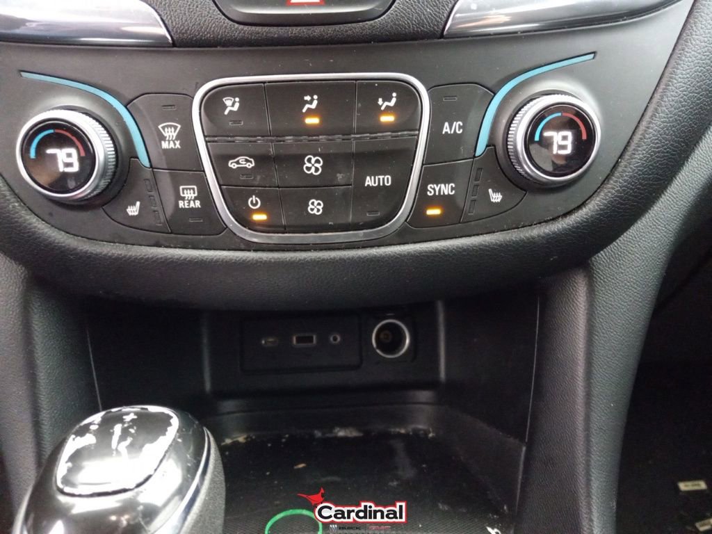 Used 2020 Chevrolet Equinox LT w/ Driver Convenience Package image 34