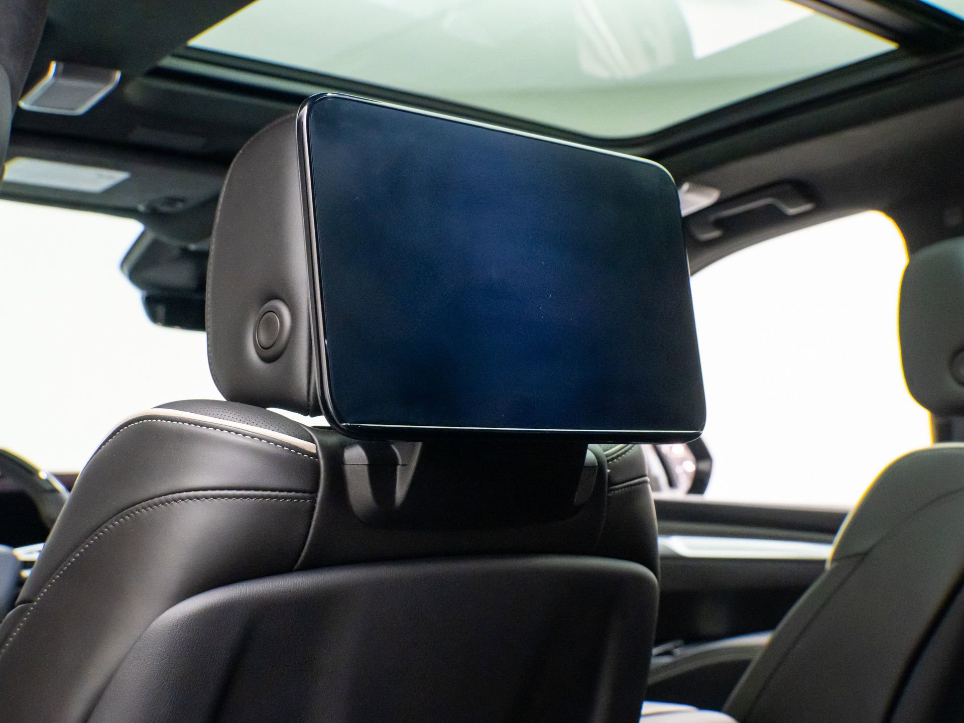 Certified 2025 Cadillac Escalade V w/ LPO, ONYX Package image 23