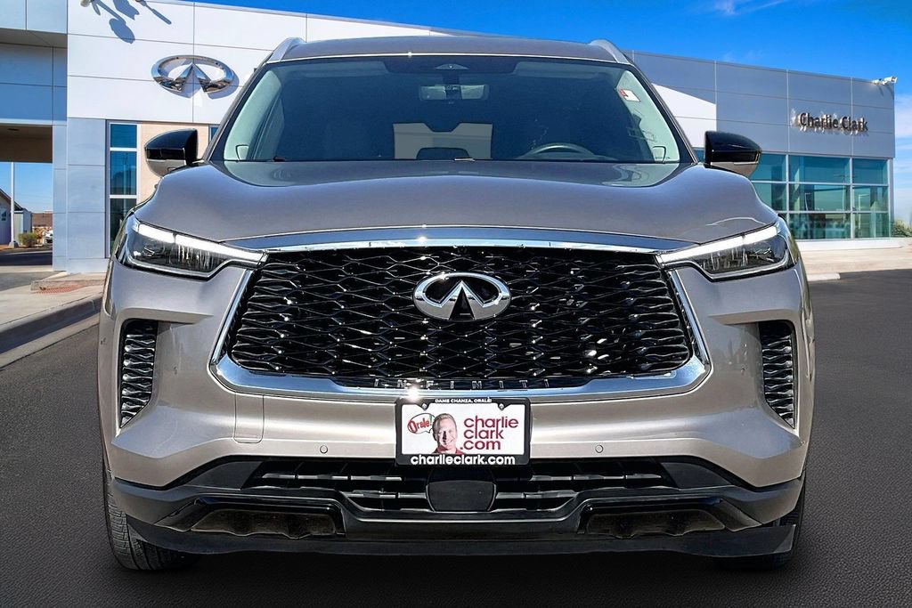 Used 2023 INFINITI QX60 Luxe w/ Vision Package AWD/4WD image 3