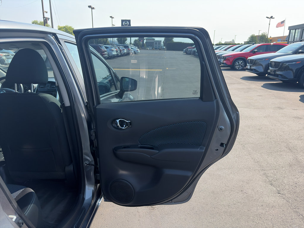 Used 2016 Nissan Versa Note SV FWD image 16