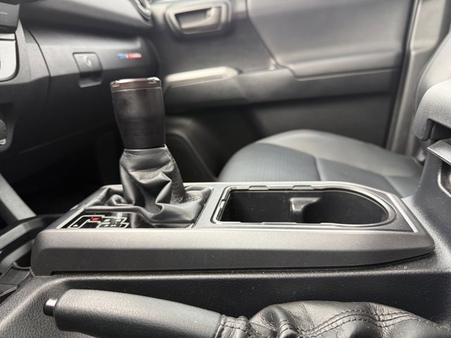 Used 2019 Toyota Tacoma TRD Off-Road w/ TRD Premium Off Road Package image 31