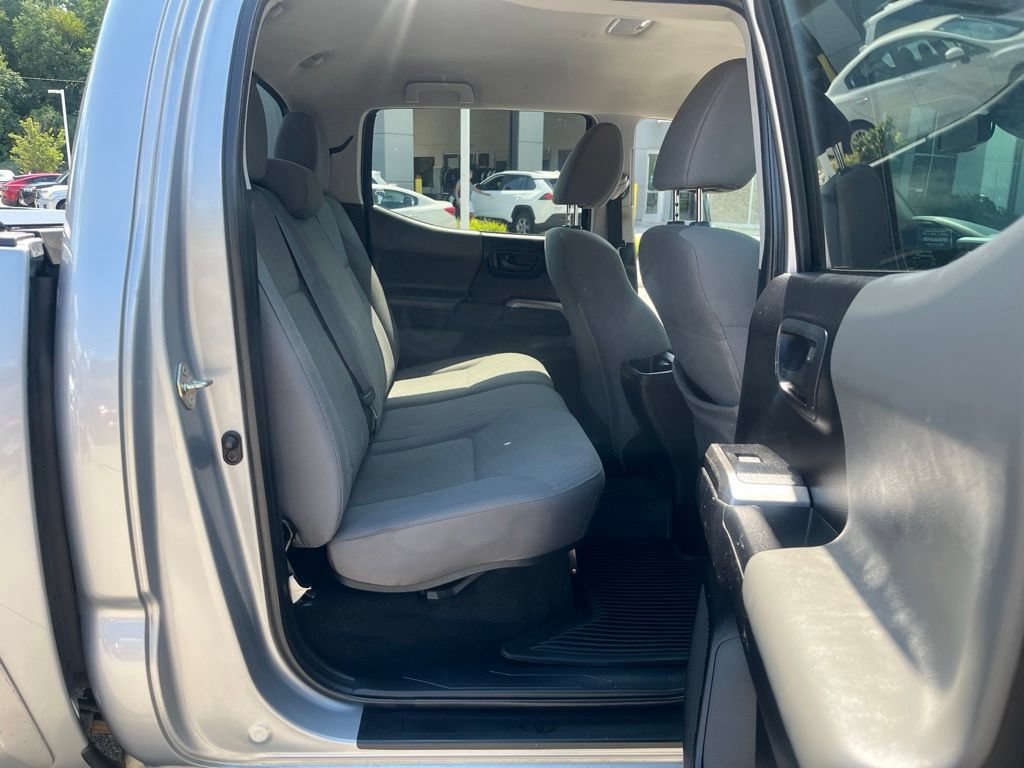 Used 2020 Toyota Tacoma SR5 AWD/4WD image 10