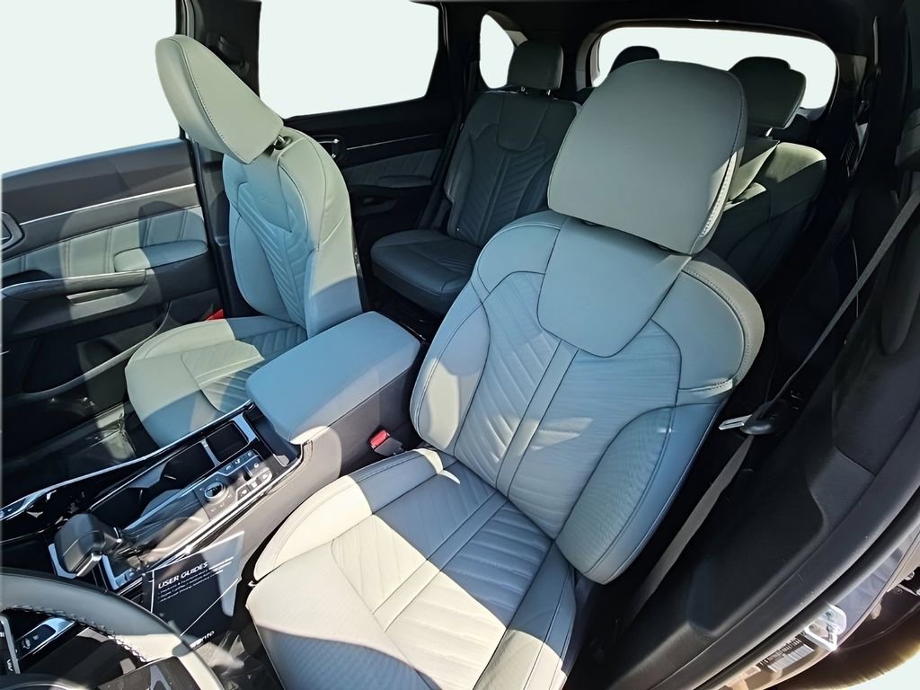 Used 2024 Kia Sorento SX Prestige w/ Sage Leather Package image 11