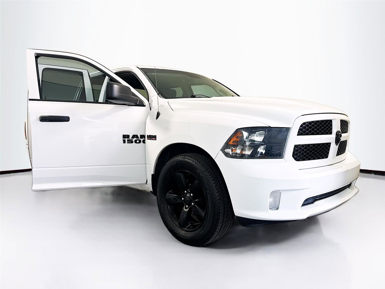 Used 2018 RAM 1500 Express RWD image 33