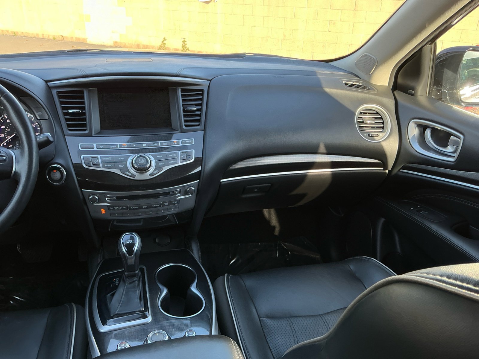 Used 2019 INFINITI QX60 Luxe w/ Essential Package image 17