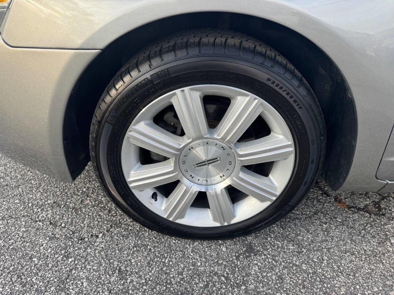 Used 2008 Lincoln MKZ image 6