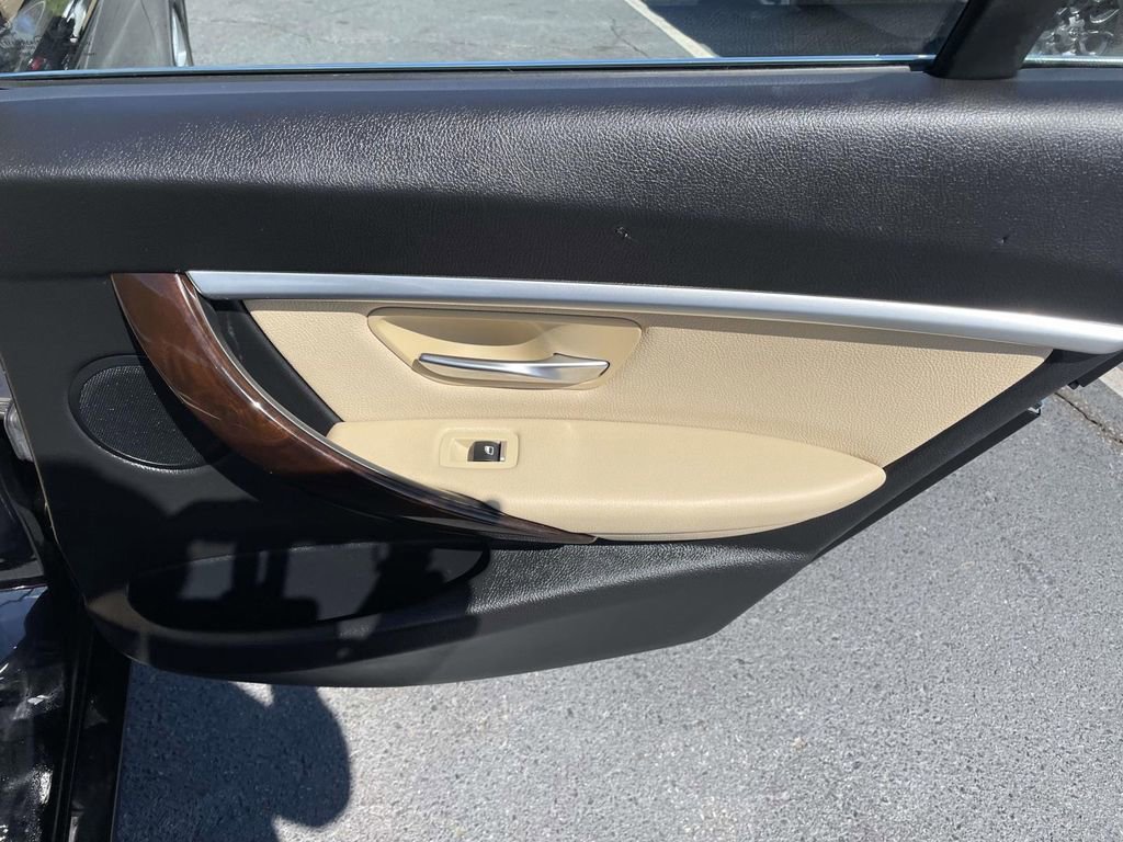 Used 2018 BMW 330i xDrive Sedan w/ Convenience Package image 44