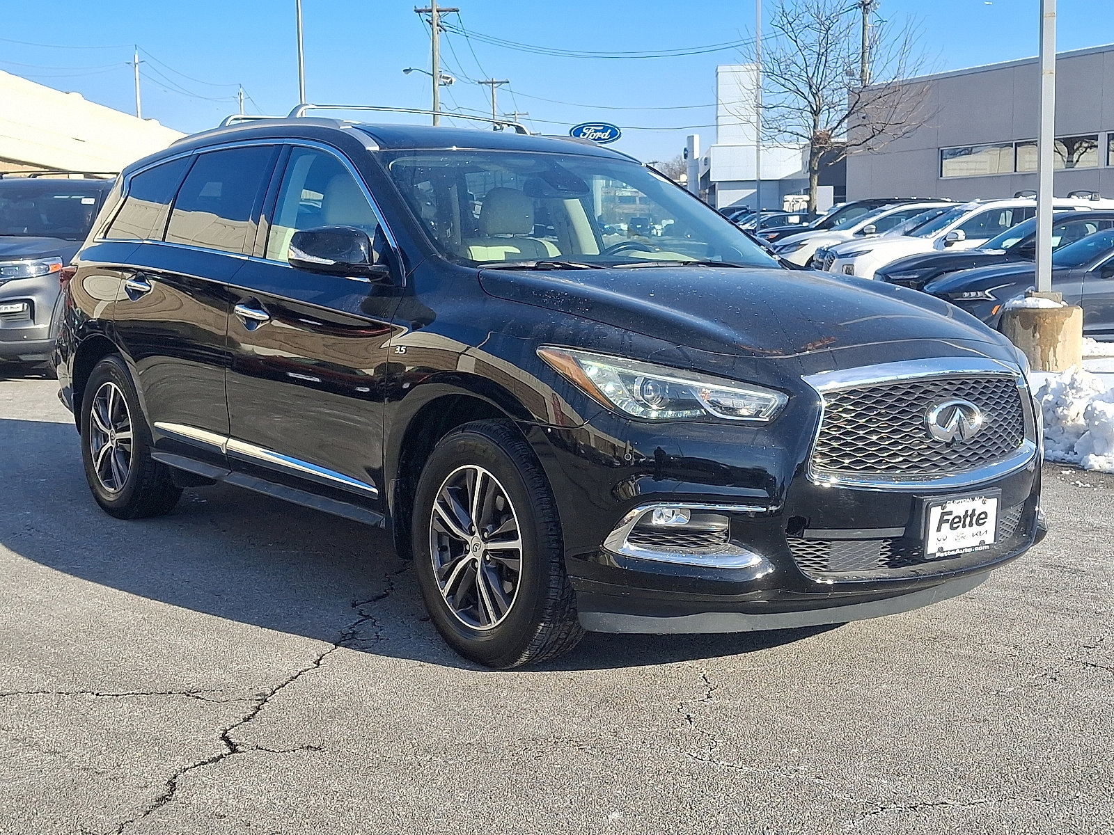 Certified 2019 INFINITI QX60 Luxe w/ Essential Package image 3