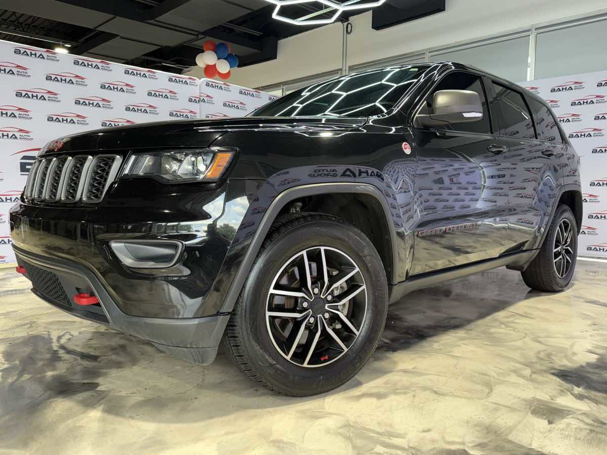 Used 2021 Jeep Grand Cherokee Trailhawk AWD/4WD image 2