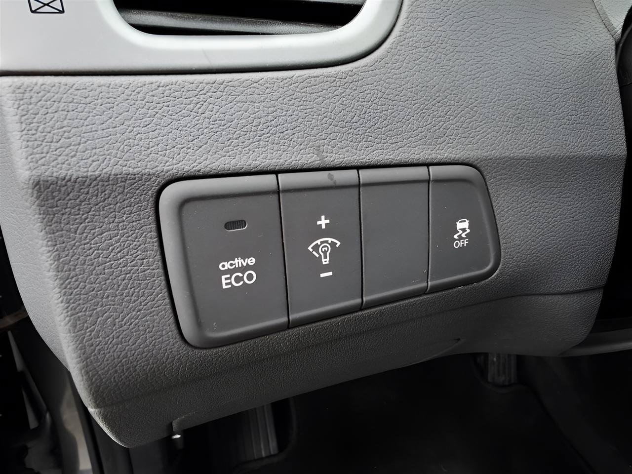 Used 2016 Hyundai Elantra SE FWD image 17