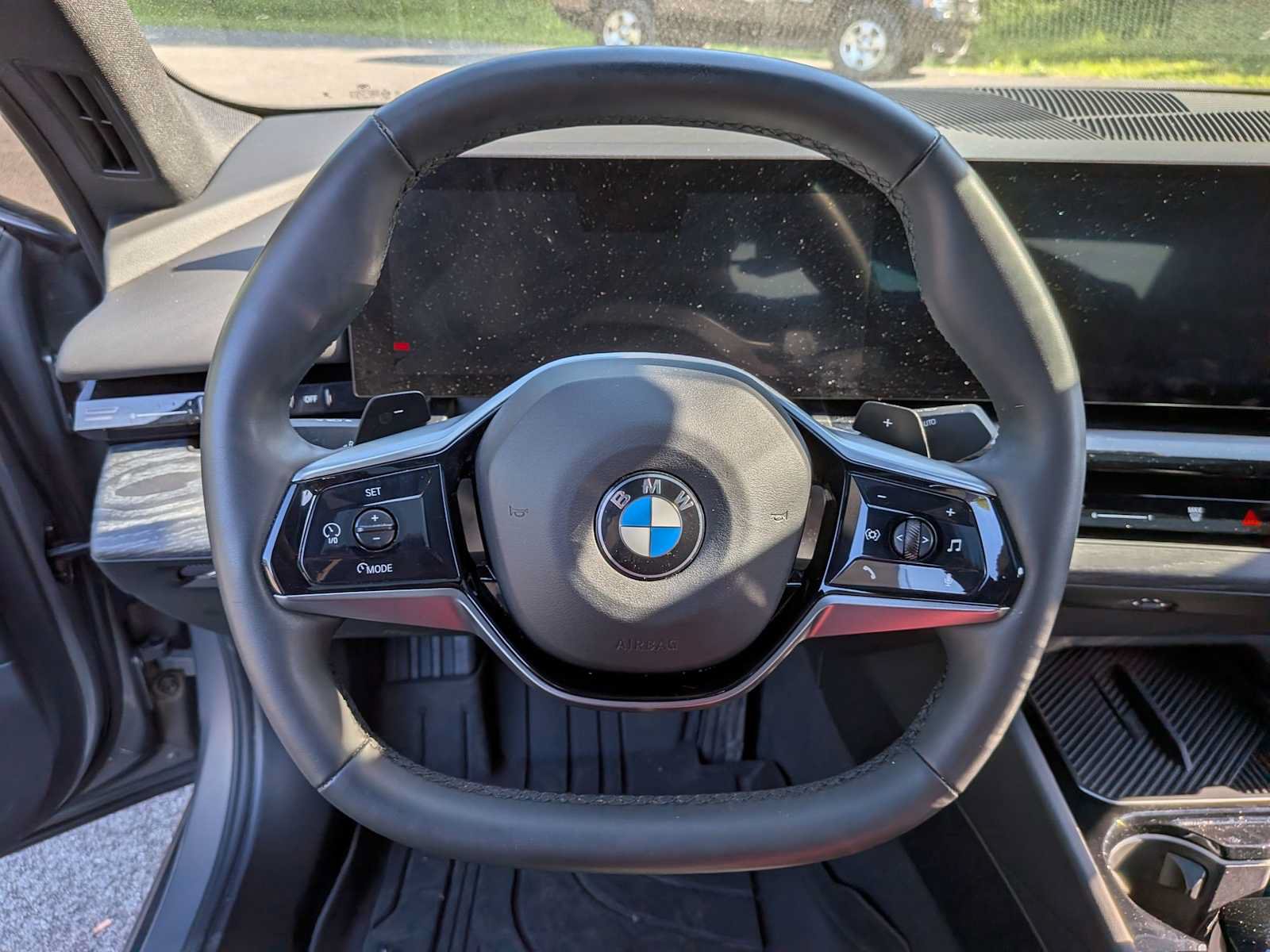 Certified 2024 BMW 530i xDrive w/ Premium Package AWD/4WD image 9