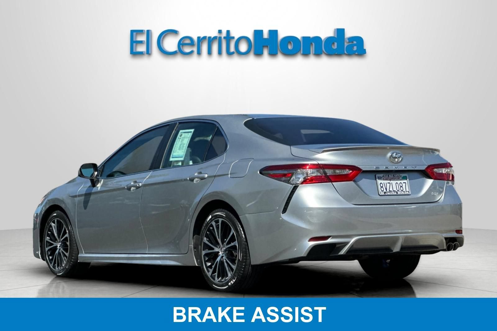 Used 2018 Toyota Camry SE FWD image 5