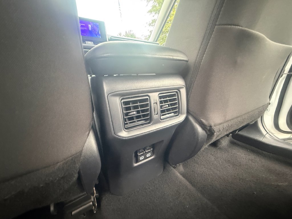 Used 2025 Toyota RAV4 XLE AWD/4WD image 27
