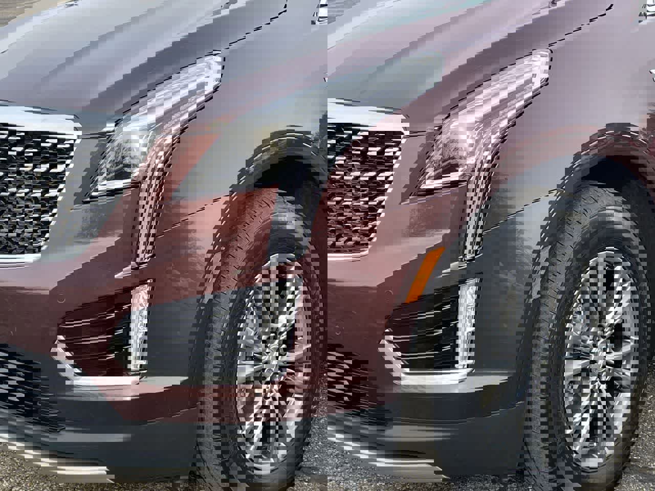 Certified 2023 Cadillac XT5 Premium Luxury w/ LPO, Floor Liner Package image 38