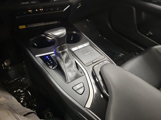 Used 2022 Lexus UX 250h w/ Premium Package image 22