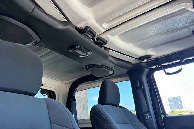 Used 2021 Jeep Wrangler Sport AWD/4WD image 17